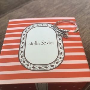 Stella & Dot Guilded Arrow Ring